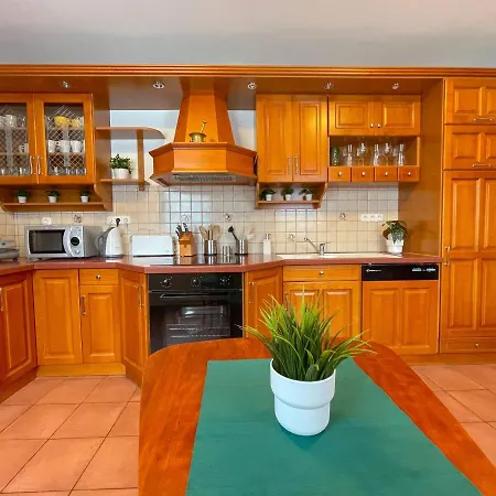 Villa Zöldpart Balatonszárszó