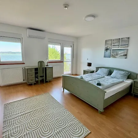 Zoeldpart Villa Balatonszarszo