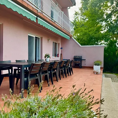 Villa Zoeldpart Balatonszarszo