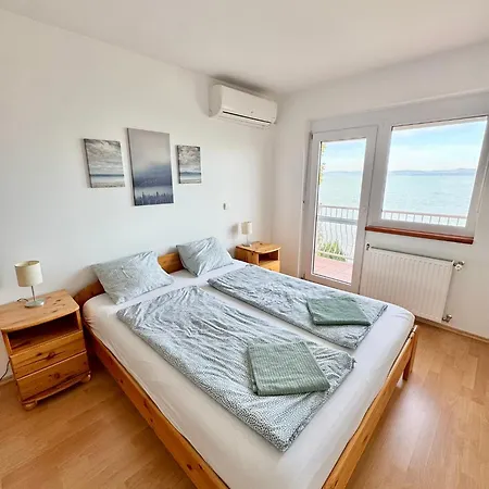 Villa Zoeldpart Balatonszarszo