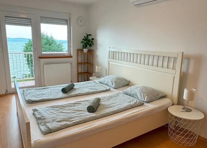 Zoeldpart Balatonszarszo